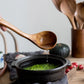Utensílios de cozinha em madeira rústica